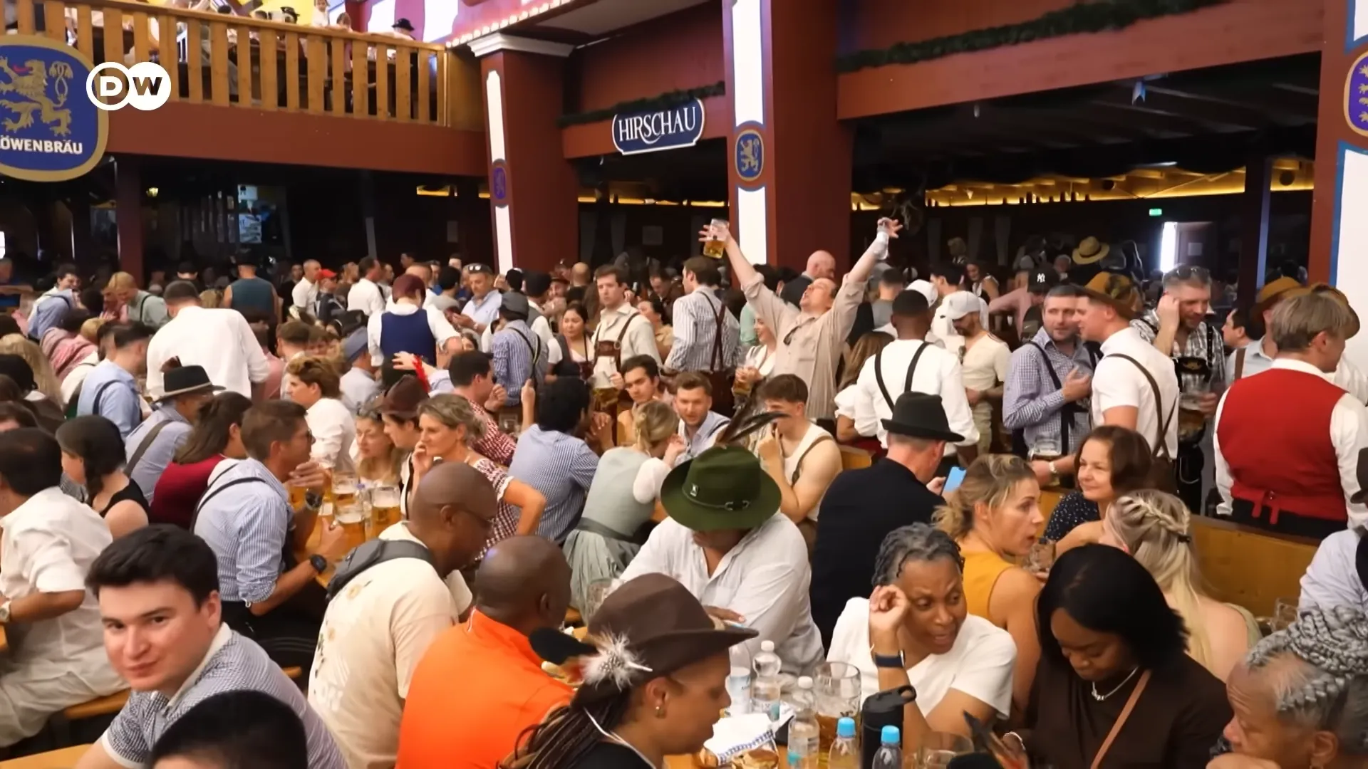 Besucher auf dem Oktoberfest